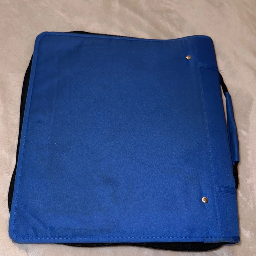 Preowned FIVE STAR Multi Purpose Binder In Blue